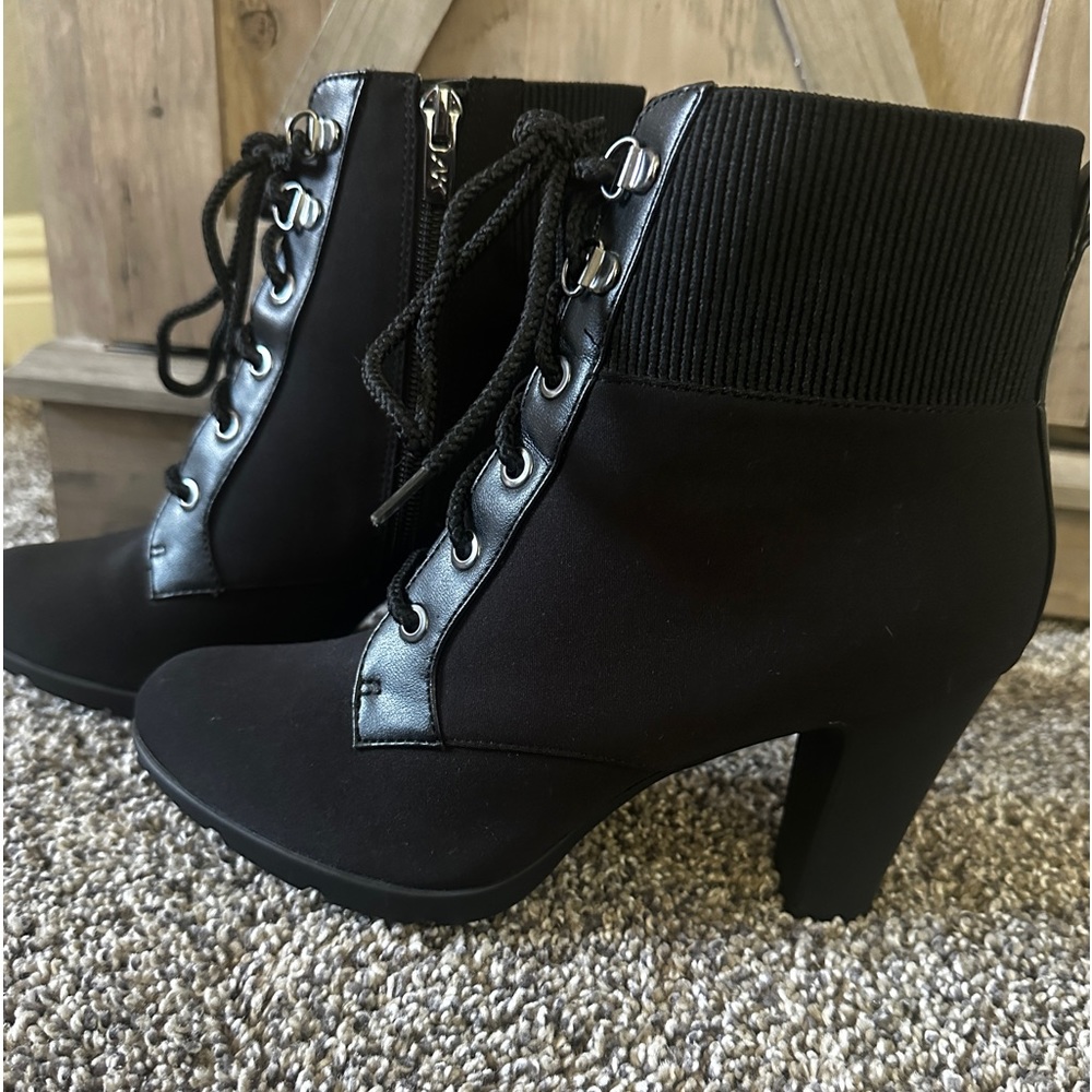 Super cute tie-up booties